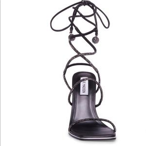 Black Steve Madden unveil pumps. NEVER WORN Brand new still in box